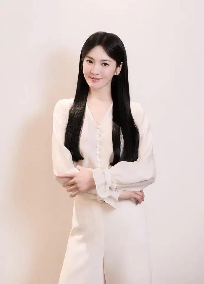 宋慧乔温柔穿搭_宋慧乔_宋慧乔长发造型